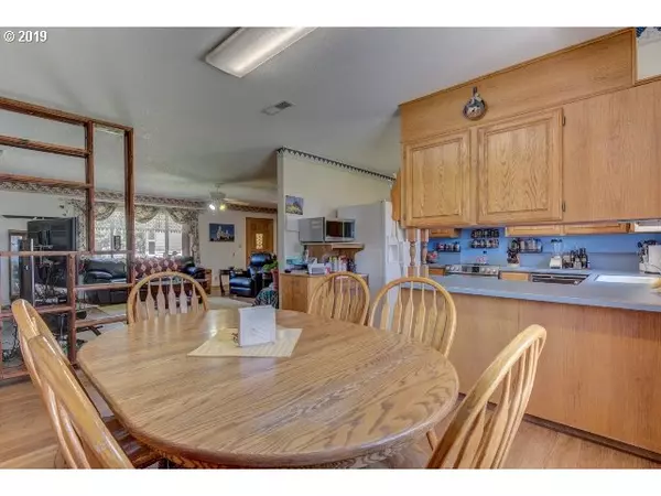 Prineville, OR 97754,686 NW REATA RD