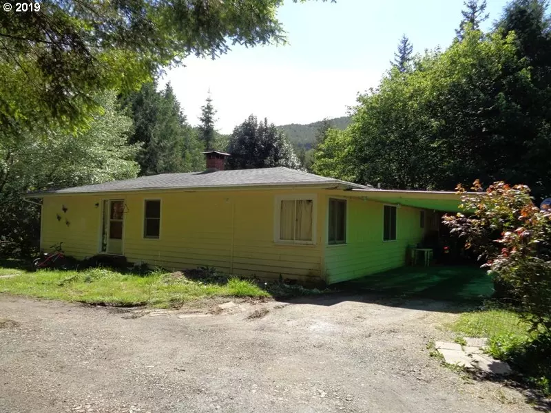 54167 LAMPA CRK RD, Coquille, OR 97423