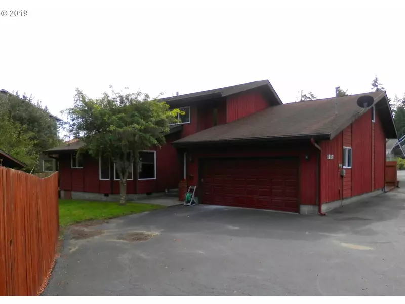 1617 OAK ST, North Bend, OR 97459