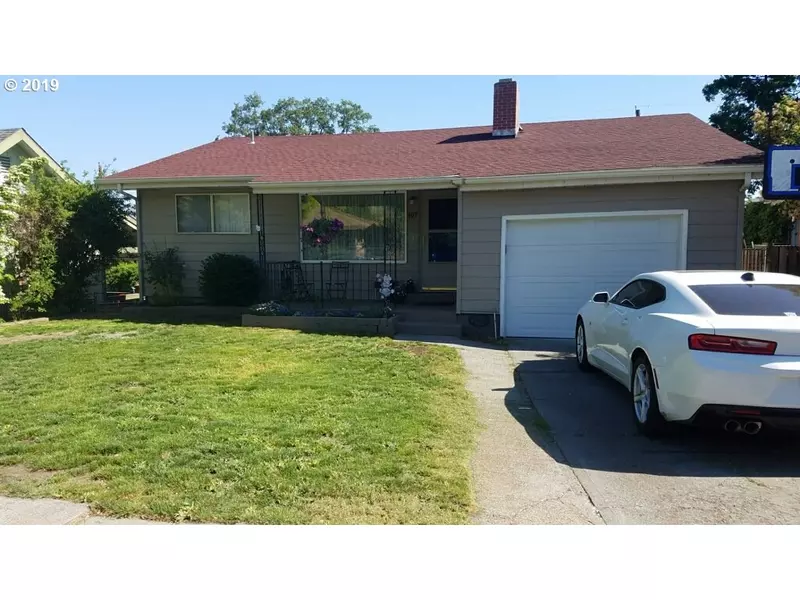 407 W 15TH, The Dalles, OR 97058