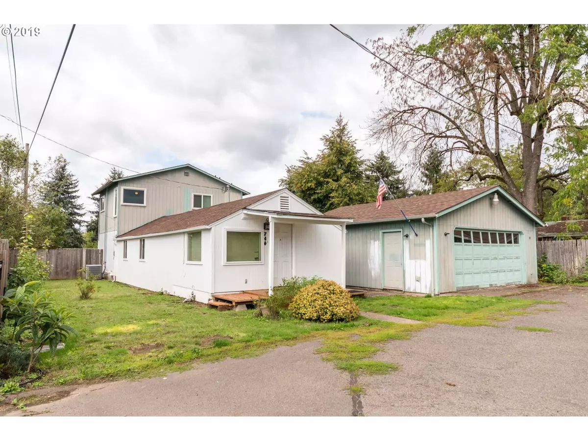 Springfield, OR 97477,748 25TH ST