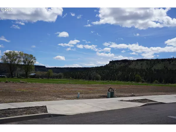 Prineville, OR 97754,369 SE SUMNER DR