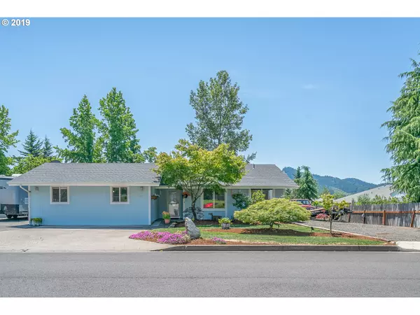 1304 E FOURTH AVE, Sutherlin, OR 97479