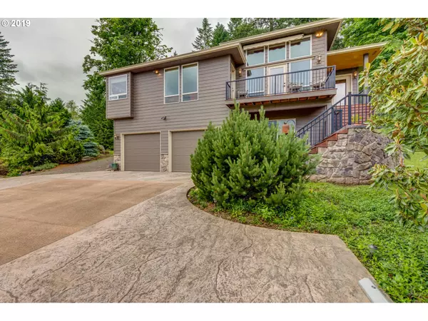 17105 S WINTER VIEW LN, Oregon City, OR 97045