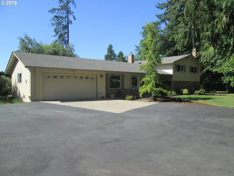 17575 LANDURA CT, Hubbard, OR 97032