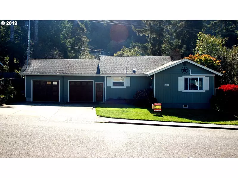 2260 ARTHUR DR, Reedsport, OR 97467