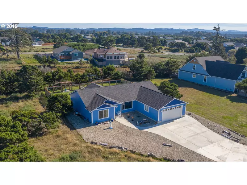 1175 Three Wood Drive, Bandon, OR 97411