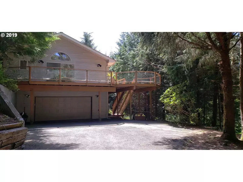 556 FAIRWAY DR, Gleneden Beach, OR 97388