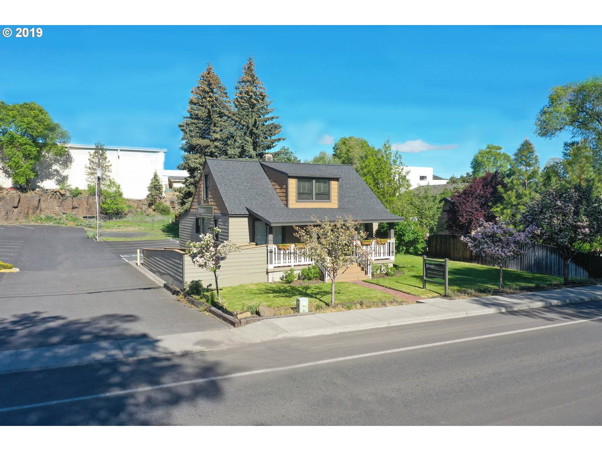1537 NE 4TH ST, Bend, OR 97701