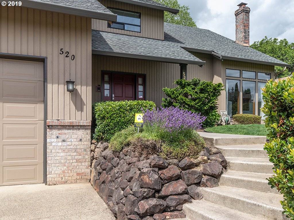 La Center, WA 98629,520 W E AVE