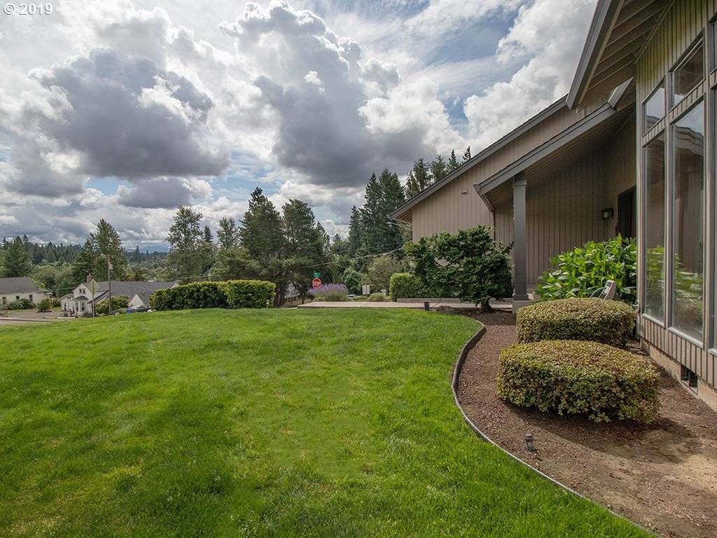 La Center, WA 98629,520 W E AVE