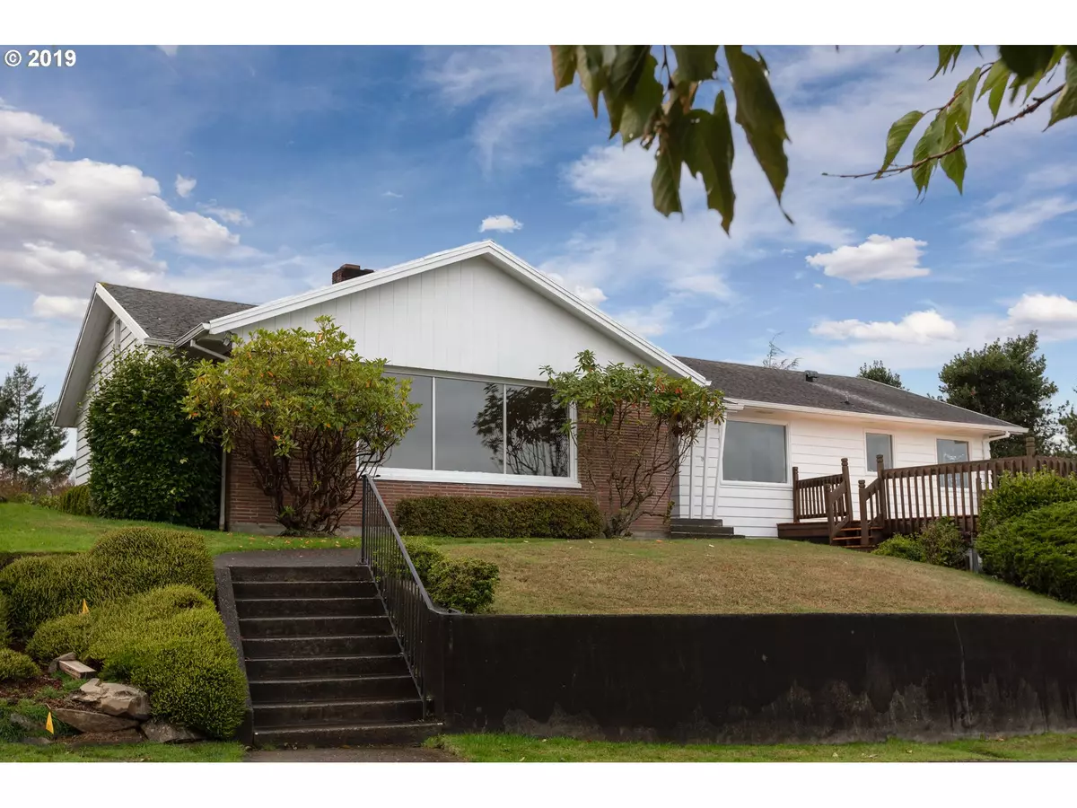 Astoria, OR 97103,945 Ridge DR