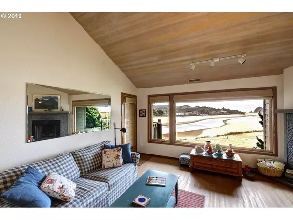 Cannon Beach, OR 97110,452 Breakers Point Condo #452