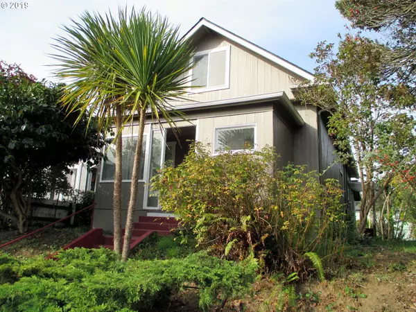 977 S 4TH ST, Coos Bay, OR 97420