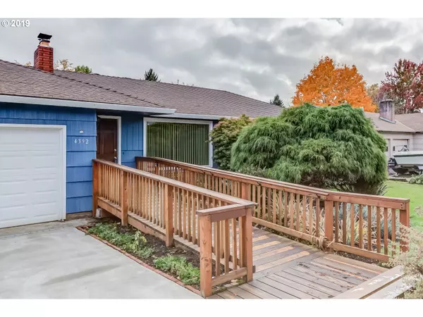 Salem, OR 97302,4392 COLOMA DR