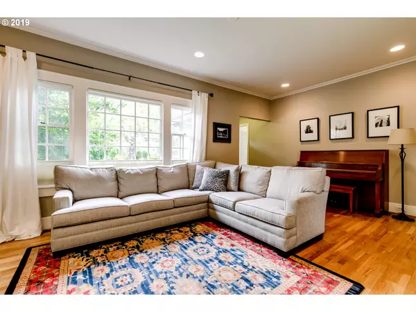 Eugene, OR 97403,1912 MOSS ST