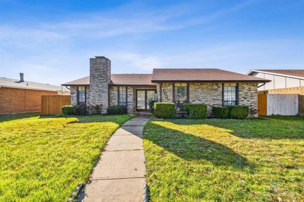 2706 Esquire Lane, Garland, TX 75044