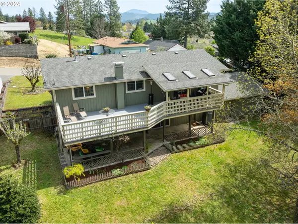 Sutherlin, OR 97479,677 SHERWOOD DR