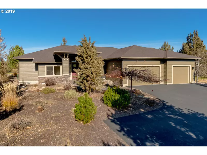 425 NUTCRACKER DR, Redmond, OR 97756