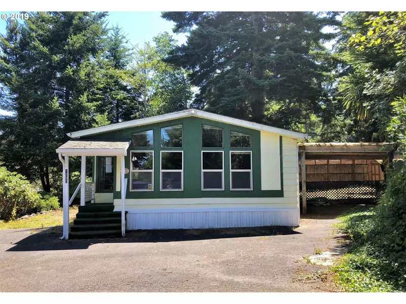 1200 Kristi Loop, Lakeside, OR 97449