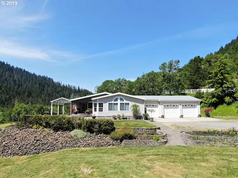 8886 STATE HIGHWAY 138, Oakland, OR 97462