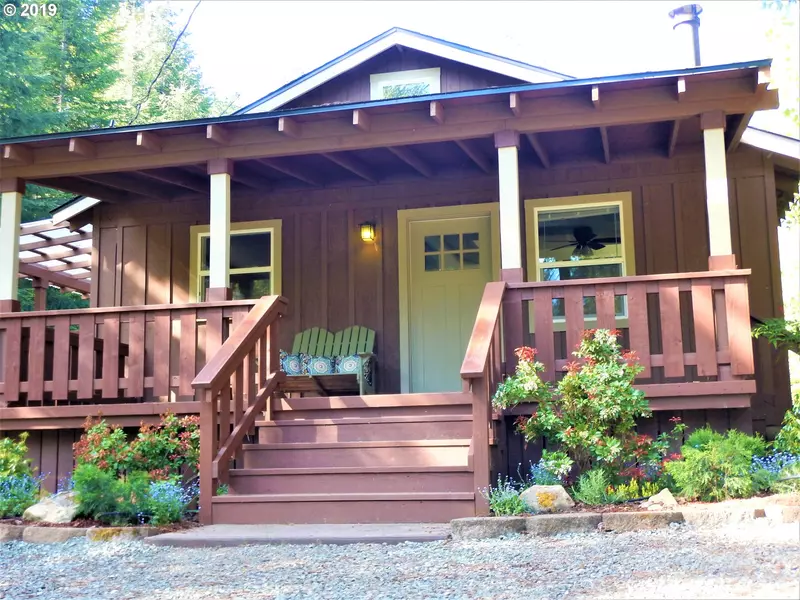 304 SECTION CREEK RD, Glendale, OR 97442