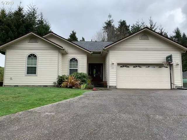 644 9TH AVE, Coos Bay, OR 97420