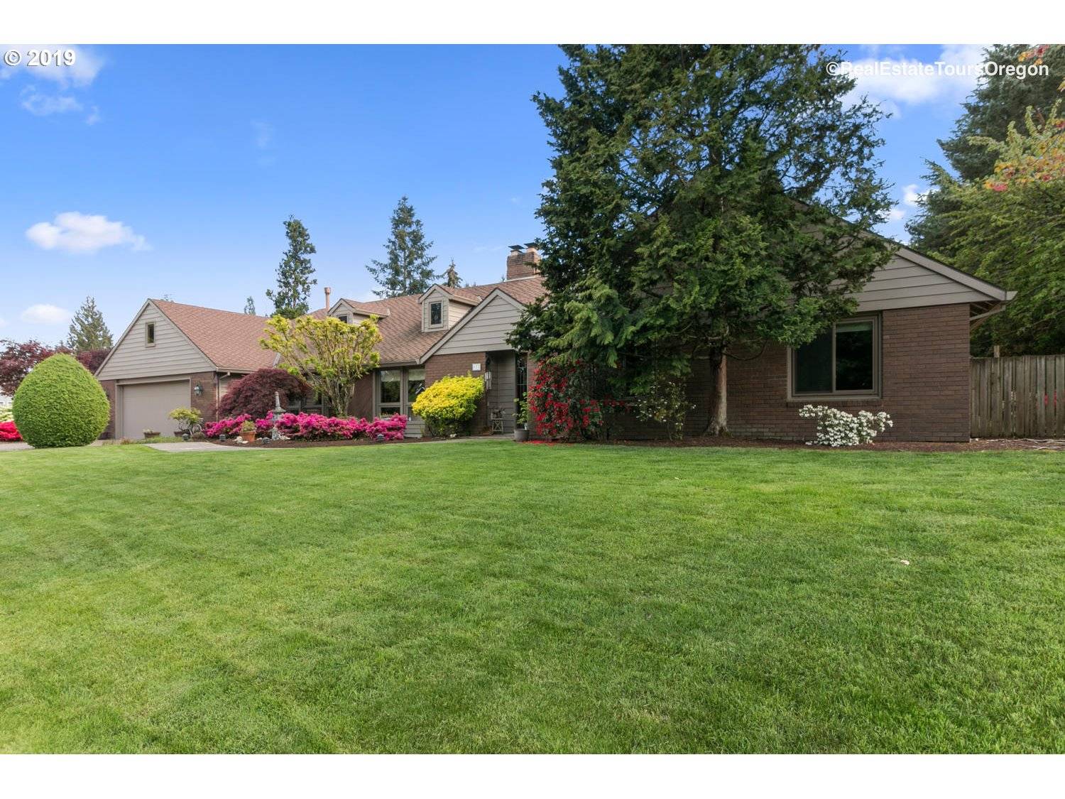 Beaverton, OR 97006,977 NW 170TH DR