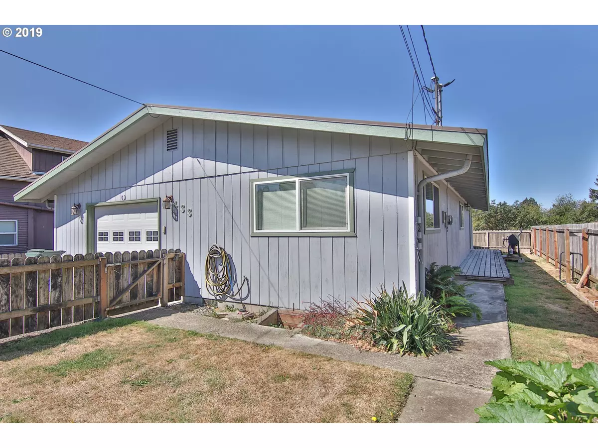 Coos Bay, OR 97420,433 7TH AVE