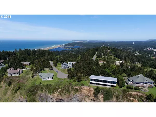 808 KING ST, Port Orford, OR 97465