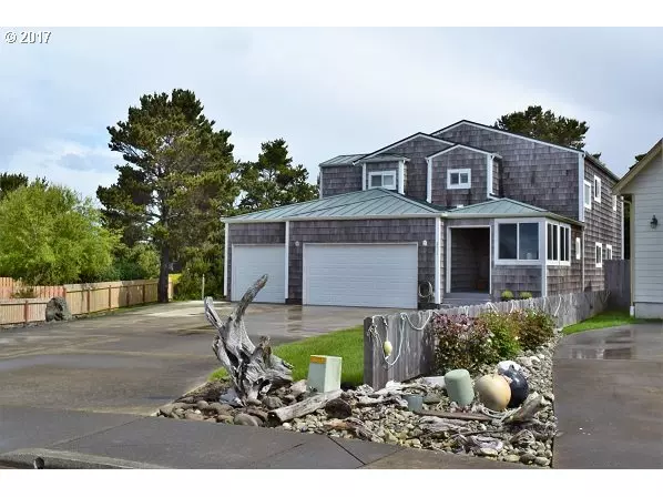 2915 RUBY CT, Bandon, OR 97411