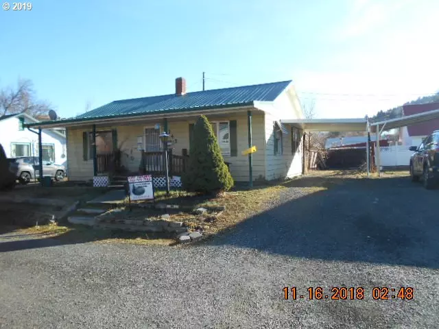 242 NW 1ST AVE, John Day, OR 97845