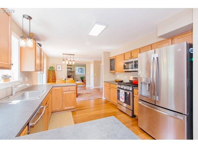 Hood River, OR 97031,1702 AVALON DR