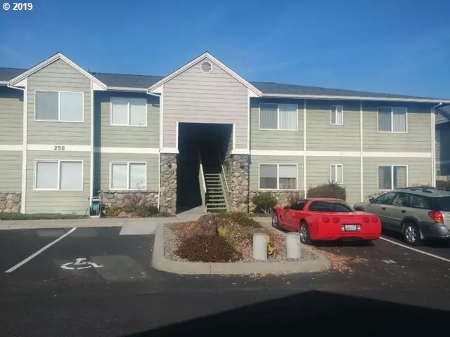 The Dalles, OR 97058,250 LONE PINE LN #6