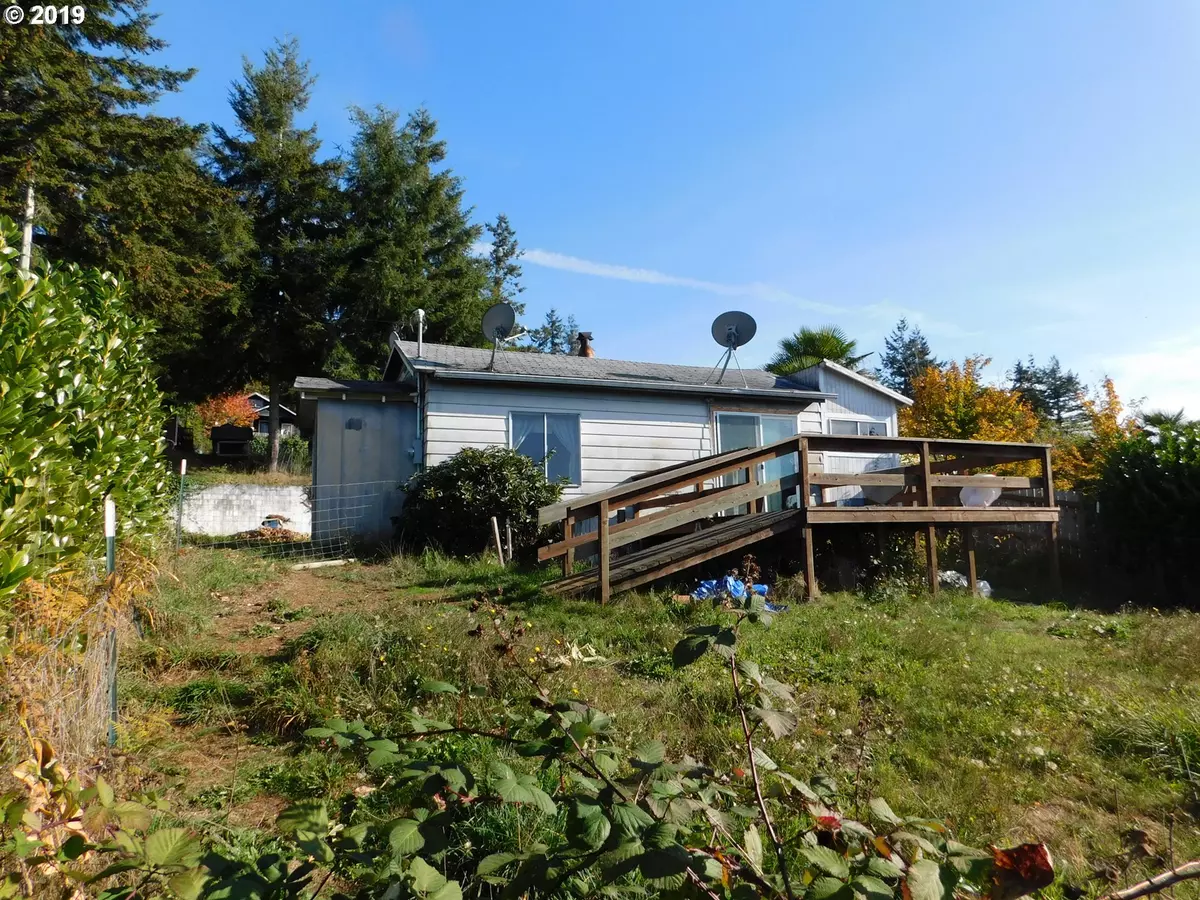 Coquille, OR 97423,865 E 10TH PL