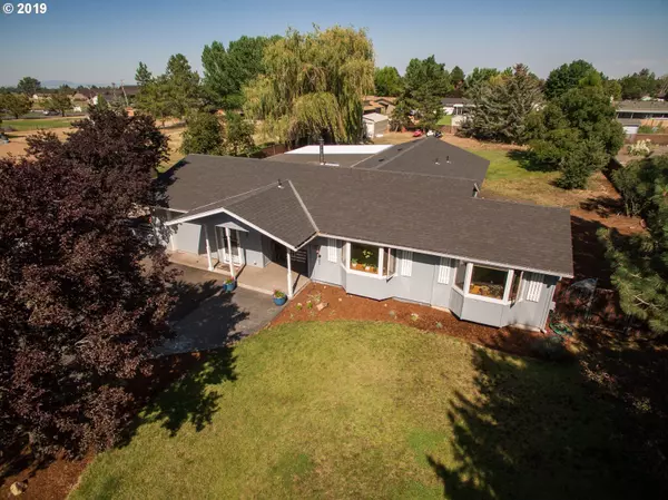 Bend, OR 97701,62968 CLYDE LN