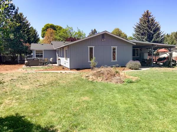 Bend, OR 97701,62968 CLYDE LN