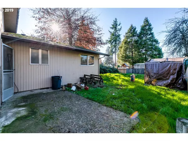 Springfield, OR 97478,312 S 52ND PL