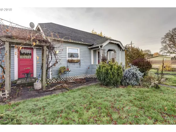 Estacada, OR 97023,106 NE 4TH AVE