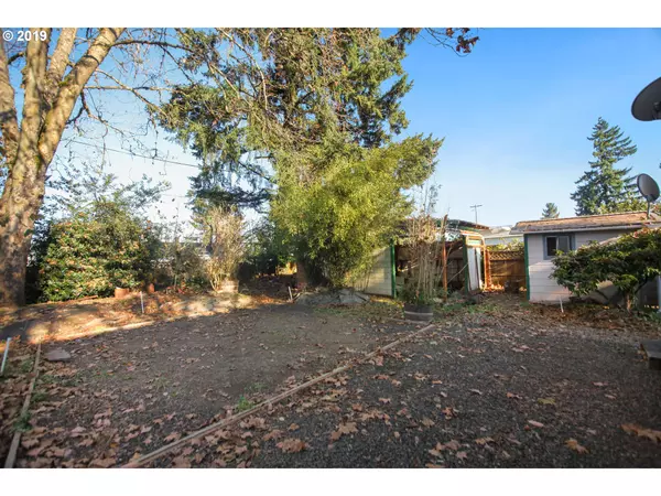 Cottage Grove, OR 97424,1044 PENNOYER AVE