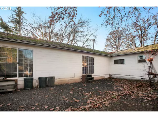 Cottage Grove, OR 97424,1044 PENNOYER AVE