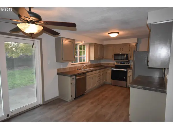 Eugene, OR 97402,2136 GOLDEN GARDENS ST