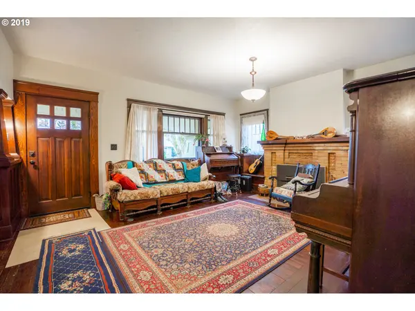 1225 W 5TH AVE, Eugene, OR 97402