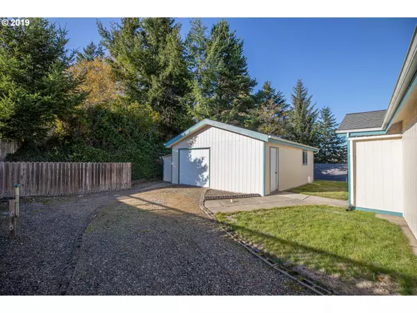 North Bend, OR 97459,2364 ASH ST