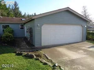 744 SE Winchell DR, Depoe Bay, OR 97341