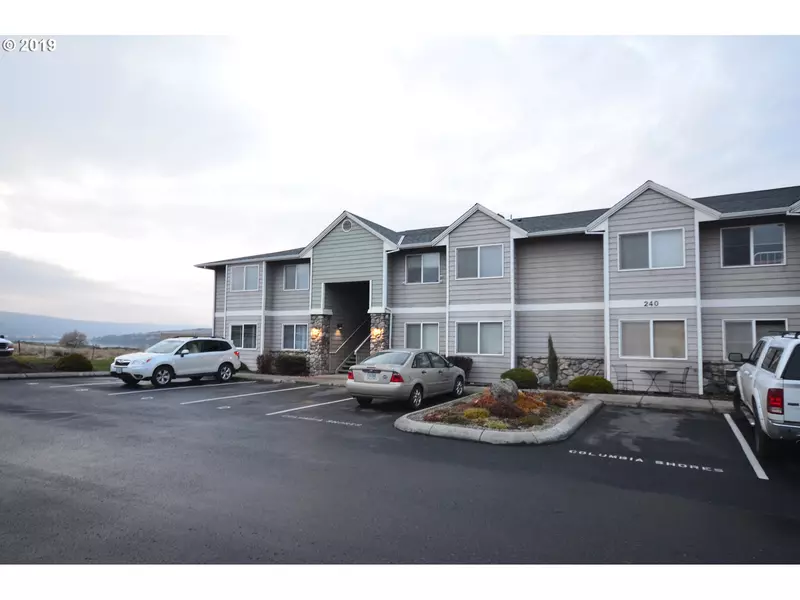 240 LONE PINE LN ##4, The Dalles, OR 97058