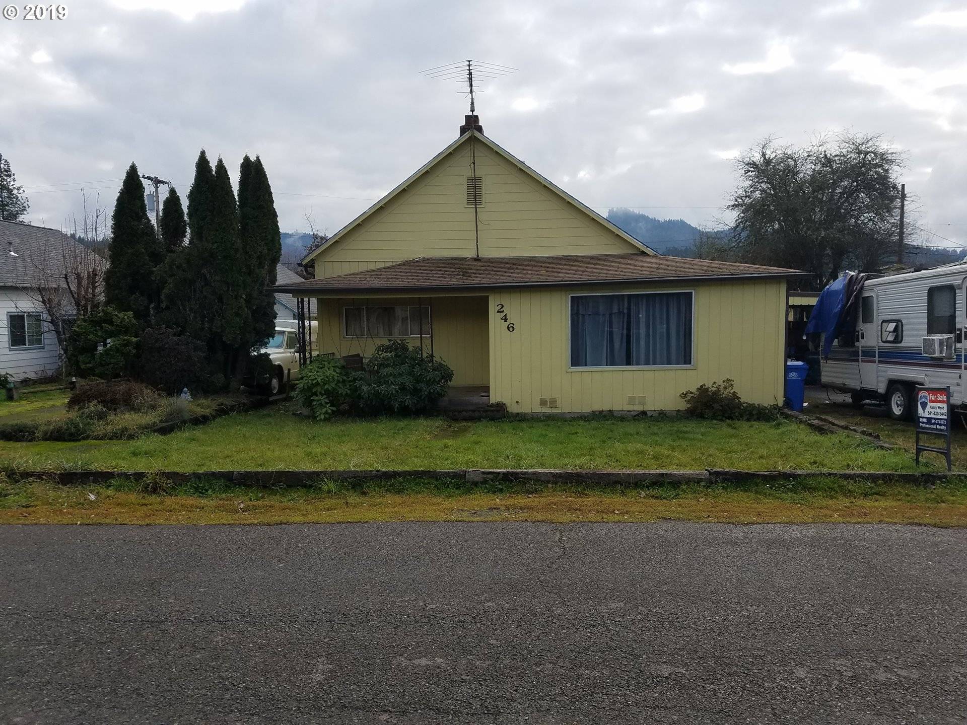 Sutherlin, OR 97479,246 E SECOND AVE