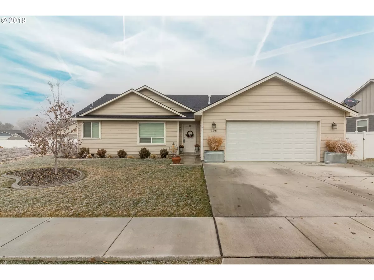 Hermiston, OR 97838,306 SW DESERT SKY DR