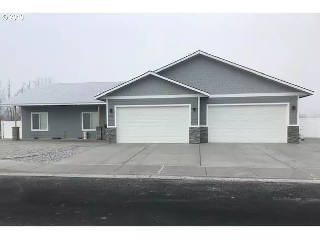 Hermiston, OR 97838,588 SW COTTONWOOD DR