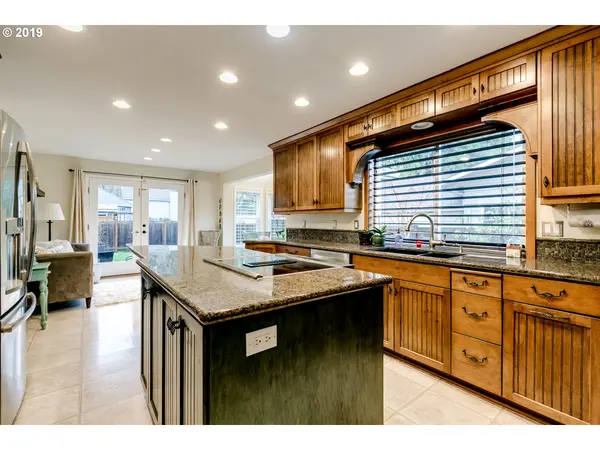 1365 RAVENWOOD DR, Eugene, OR 97401